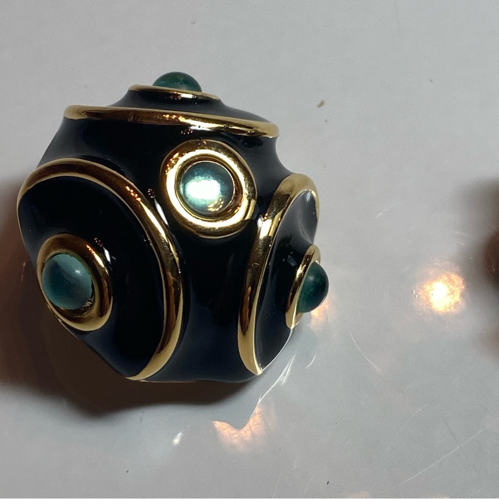 Kenneth Jay Lane Vintage Clip Earrings.